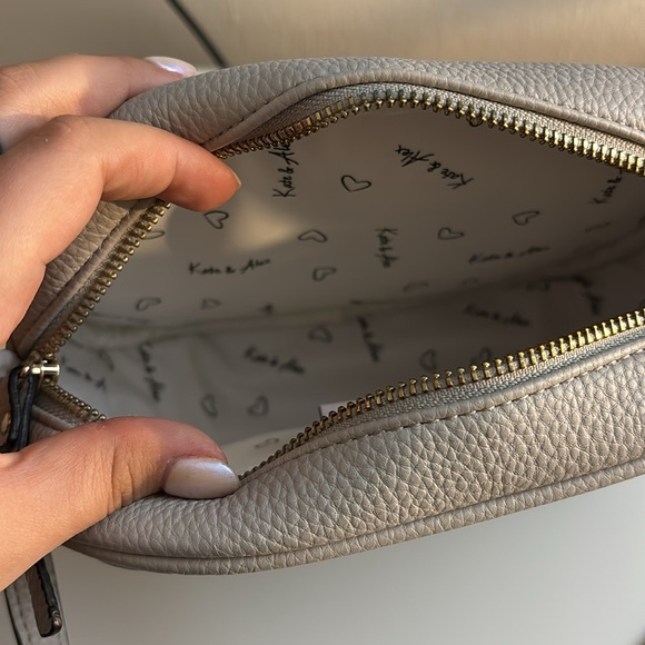 Cross body - Picture 2 of 3